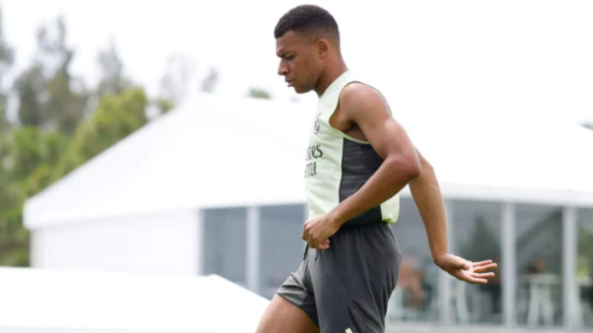 Mbappé en el entrenamiento previo al partido ante la Juventus