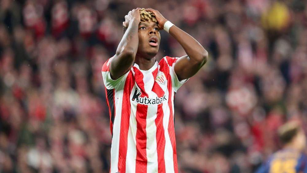 Nico Williams jugando con el Athletic