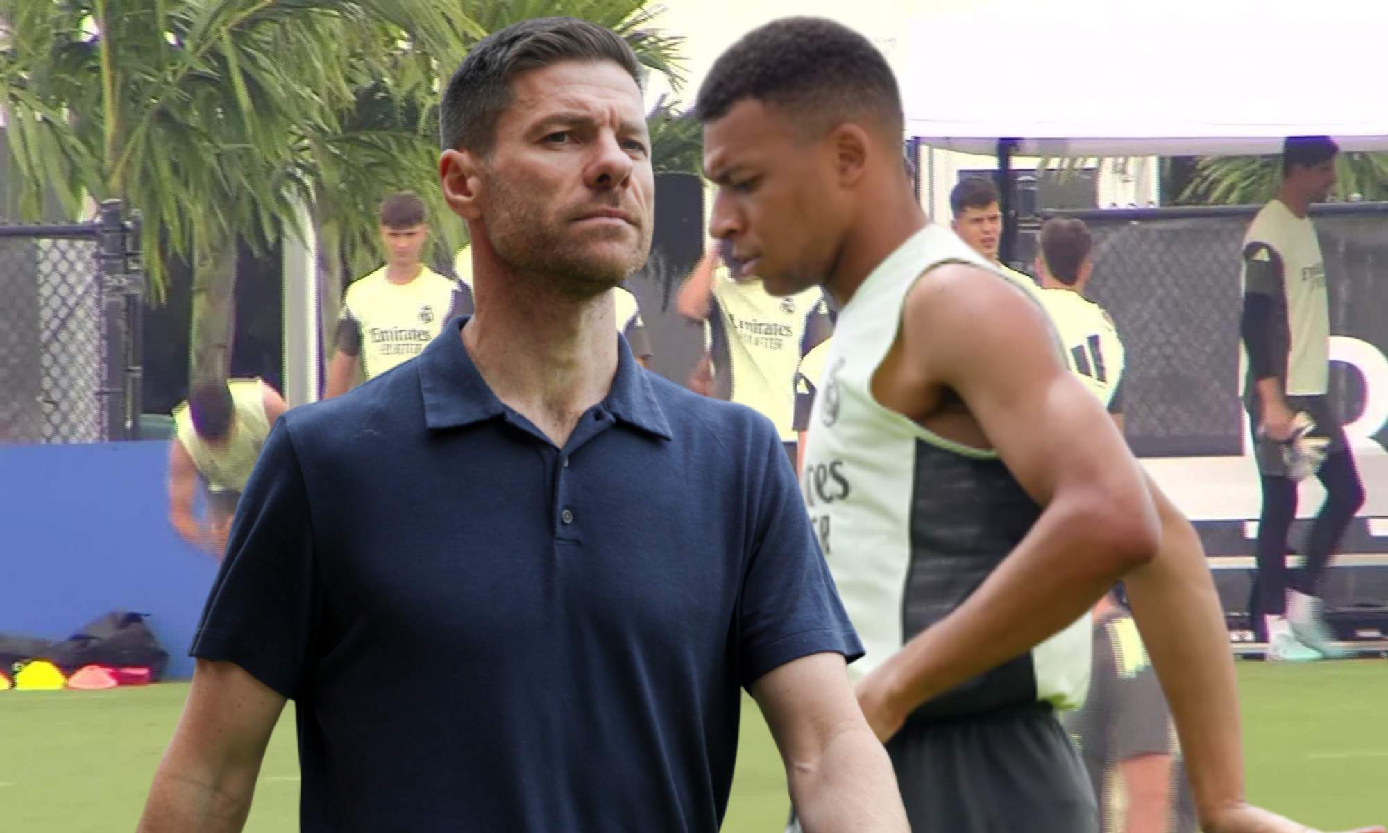 Xabi Alonso le cuenta a Mbappé cual es su plan para el partido ante la Juventus