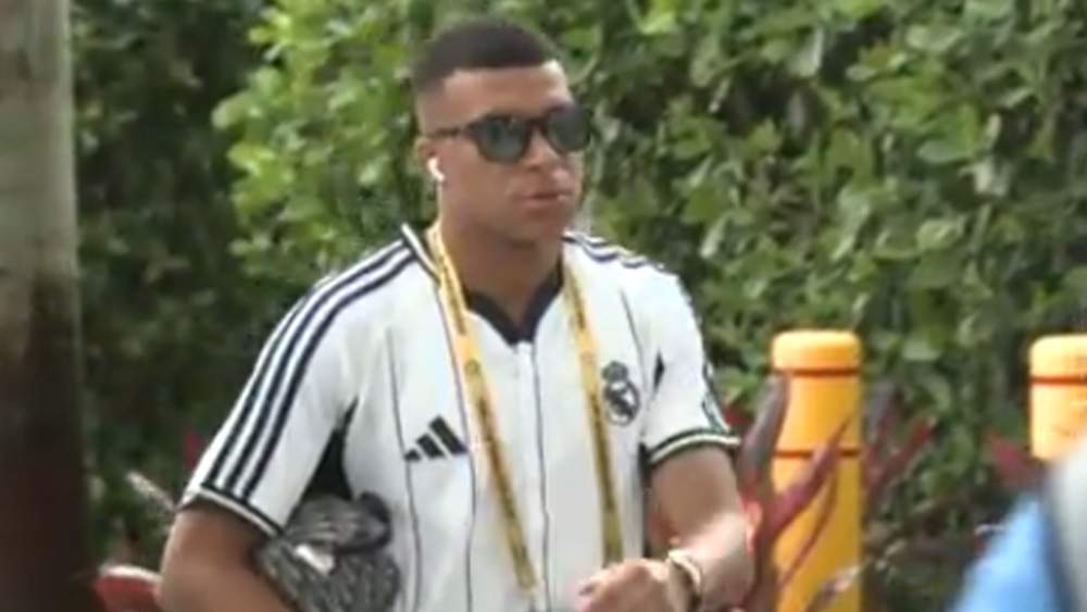 Mbappé llegando al estadio
