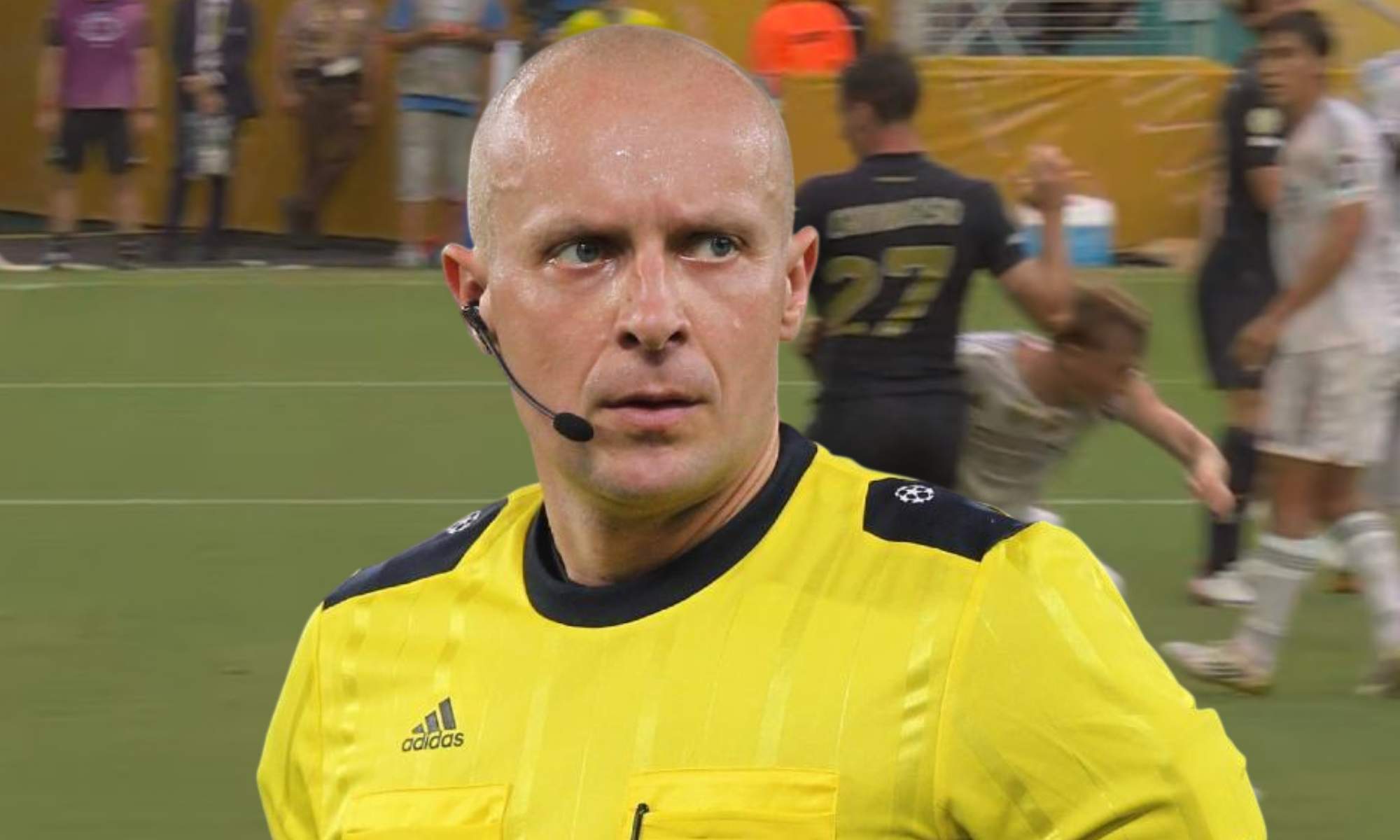 Mariciniak no pitó penalti por un claro agarrón a Dean Huijsen