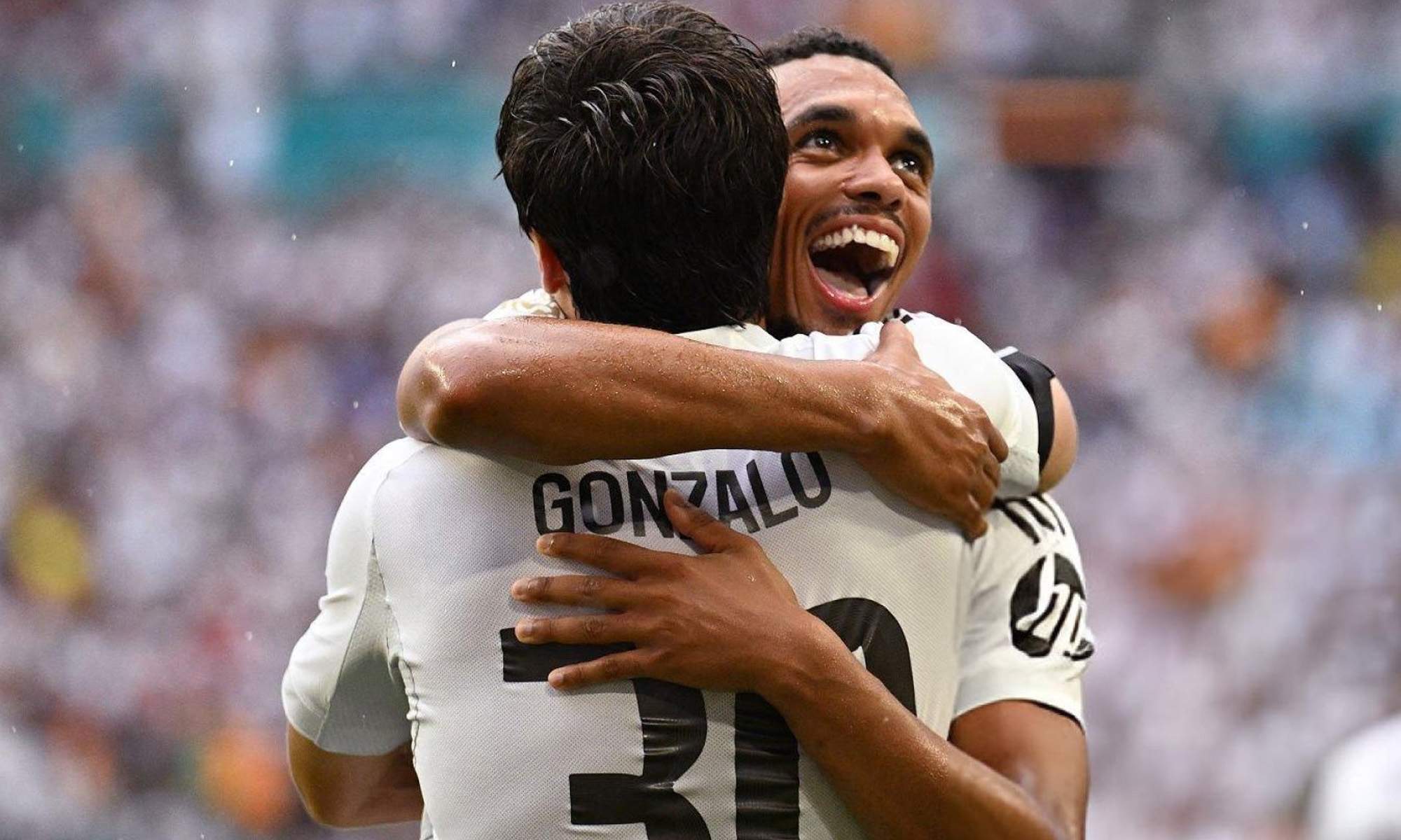 Celebración gol de Gonzalo