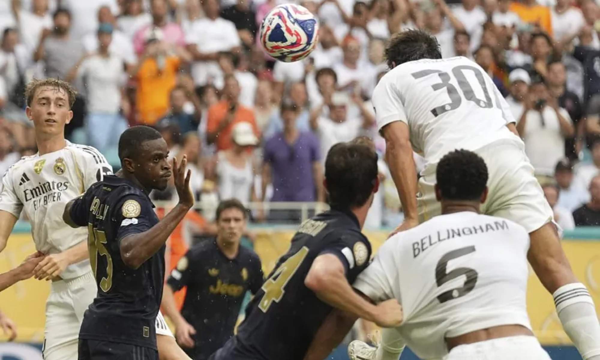 El Real Madrid ha ganado a la Juventus con un gol de Gonzalo. El Real Madrid ha ganado a la Juventus con un gol de Gonzalo.