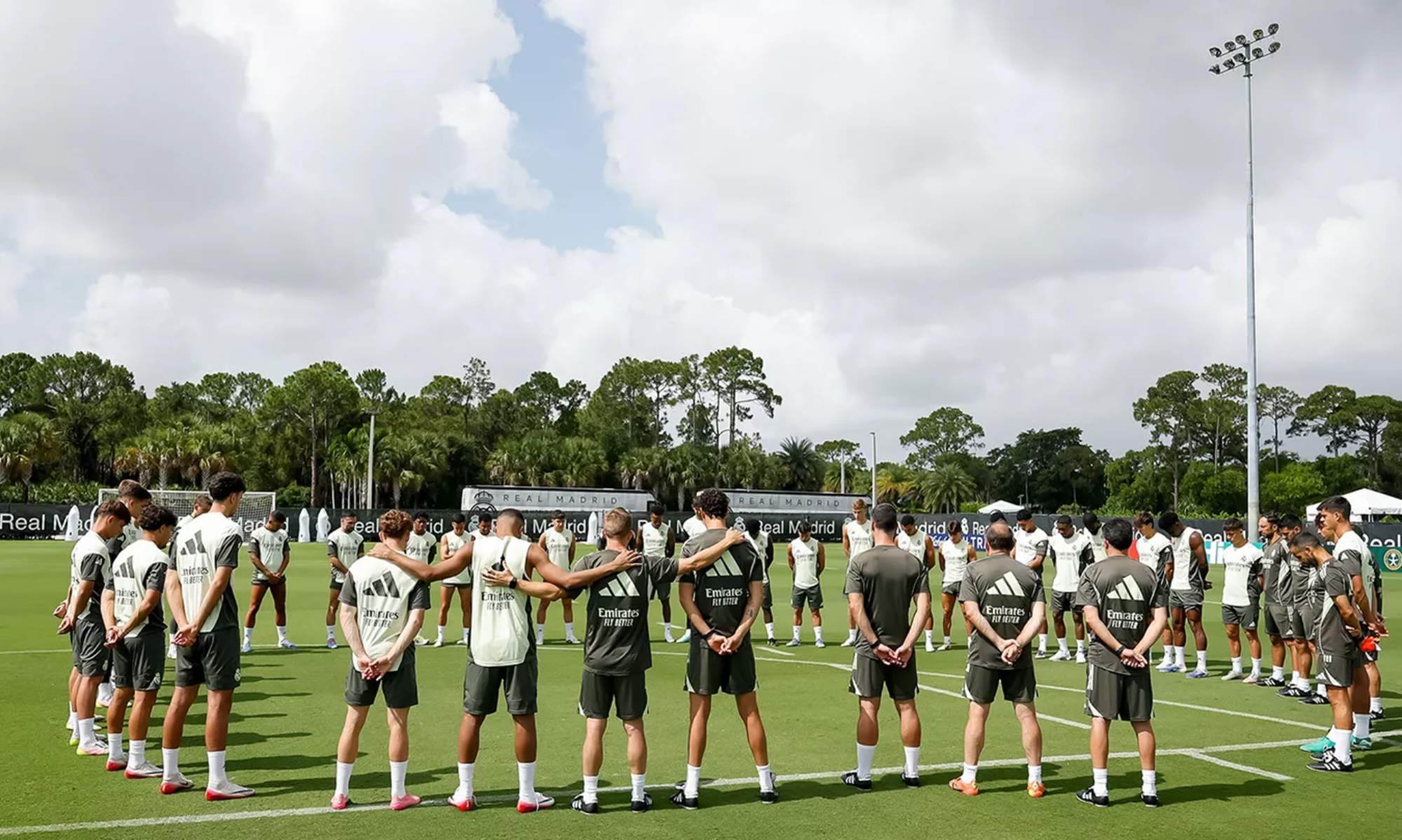El Real Madrid ha guardado un emotivo minuto de silencio después de la muerte de Diogo Jota y su hermano en un accidente de tráfico.