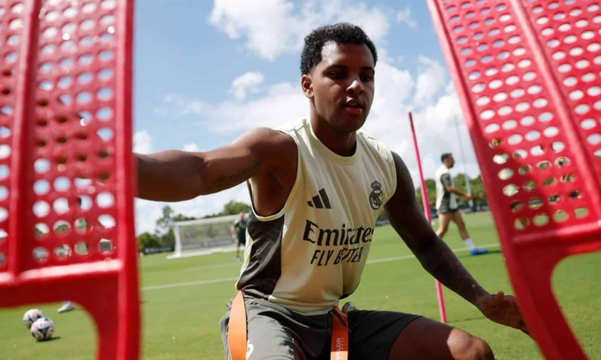 Lector de 'Defensa Central, ¿debe vender el Real Madrid a Rodrygo Goes?