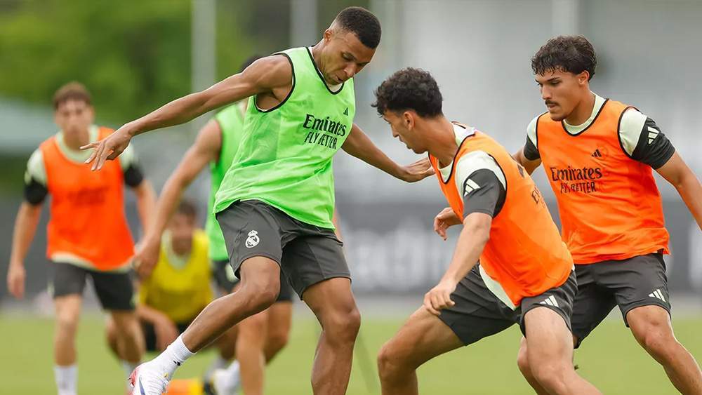 Mbappé entrenando