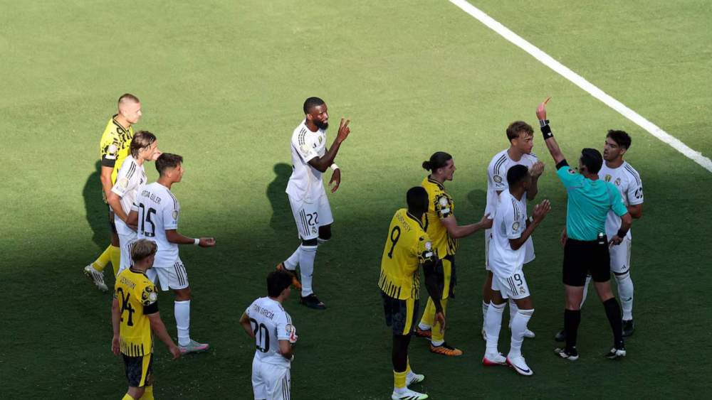 dean huijsen roja borussia