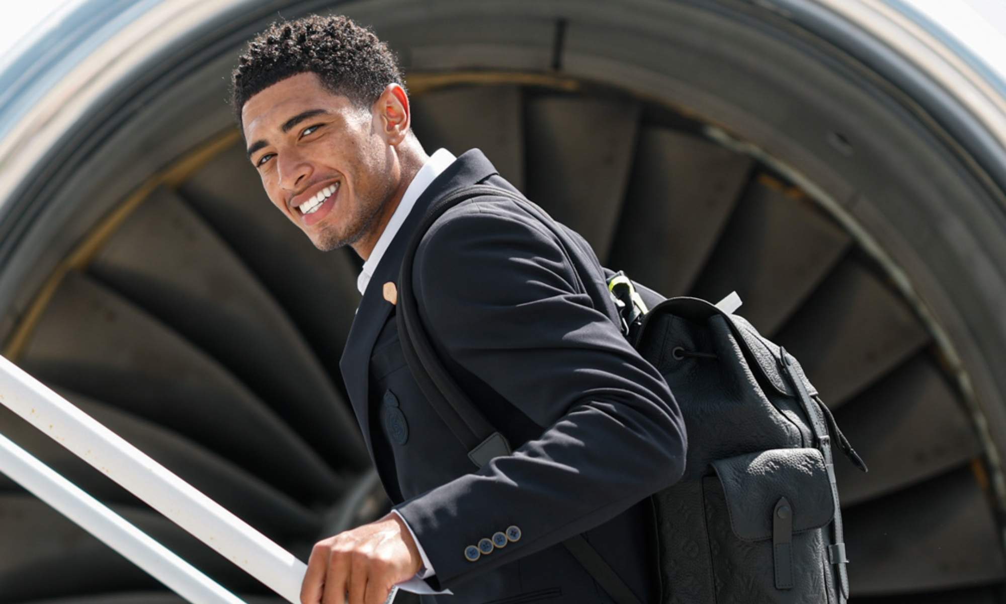Jude Bellingham, en el avión del Real Madrid que ha despegado desde Miami rumbo a Nueva Jersey.