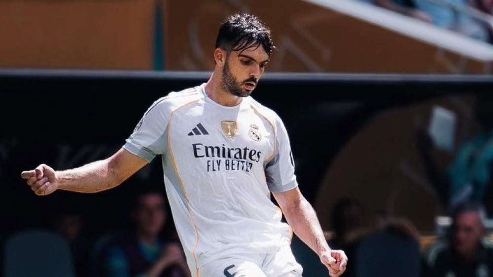 Asencio frente al PSG Asencio frente al PSG