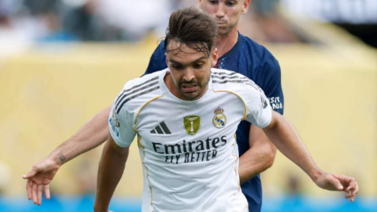 Raúl Asencio en un lance del juego ante el PSG Raúl Asencio en un lance del juego ante el PSG