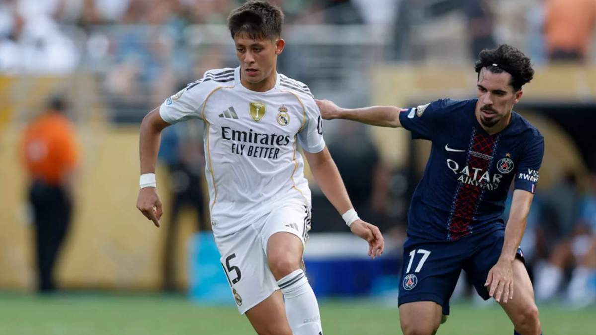 Arda Güler durante el Real Madrid PSG