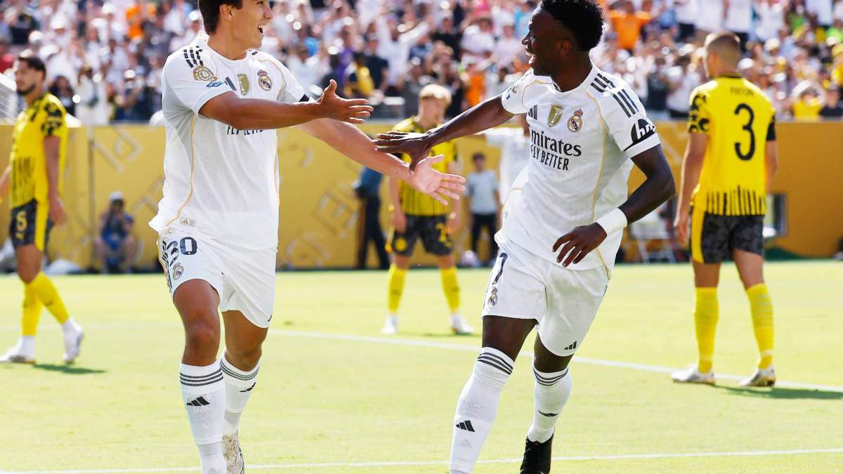Gonzalo celebrando un gol en el Mundial junto a Vinícius.