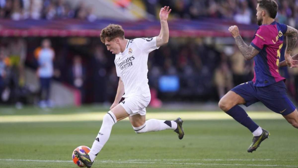Victor Muñoz durante el Clásico