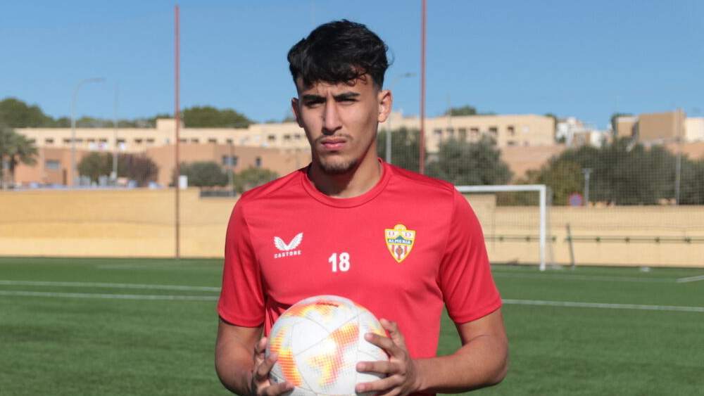 Rachad Fettal con el Almería