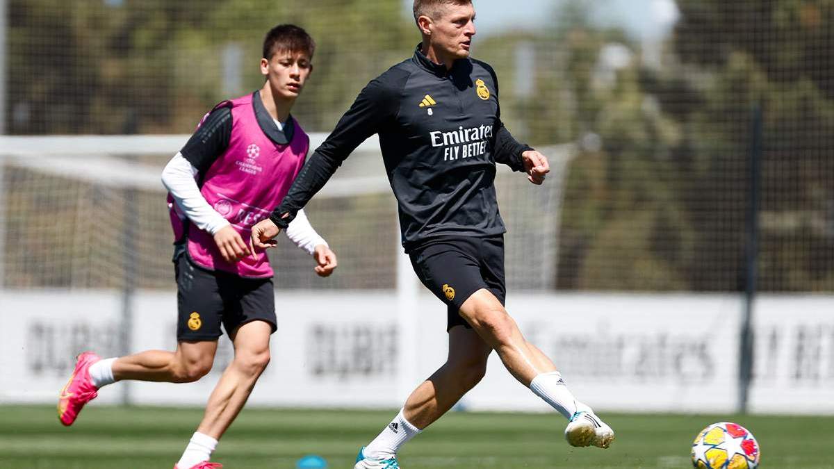 Arda Guler y Toni Kroos Arda Guler y Toni Kroos