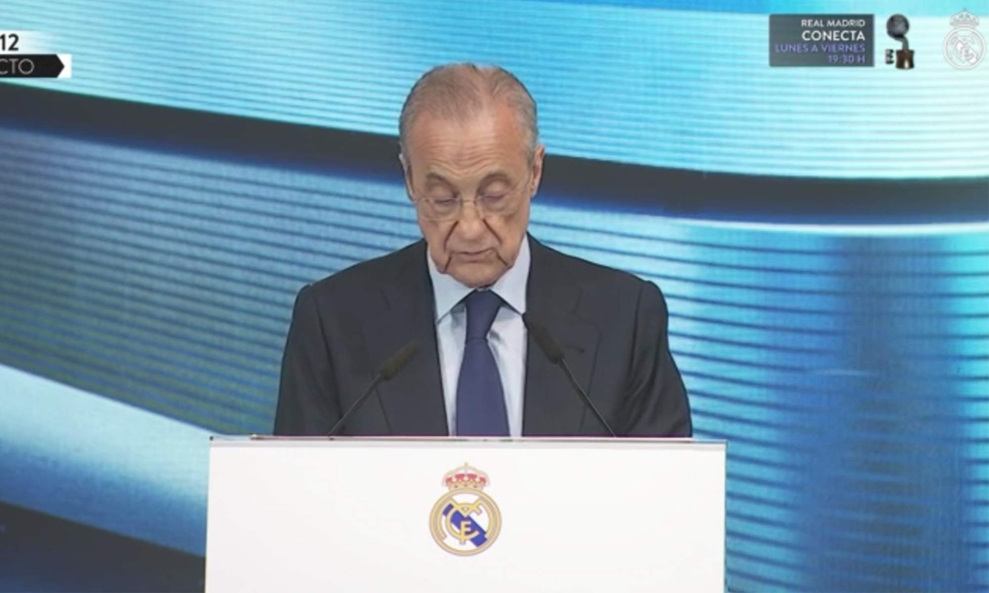 Florentino Pérez durante la presentación de Álvaro Carreras.