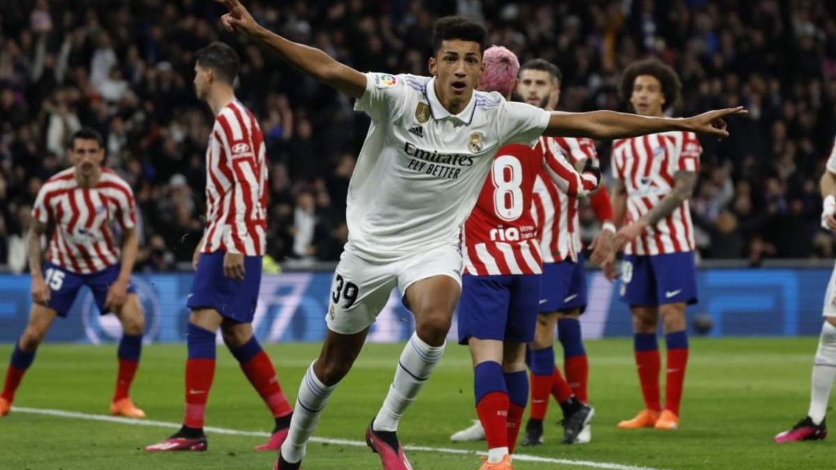 Álvaro Rodríguez celebrando su gol ante el Atlético de Madrid