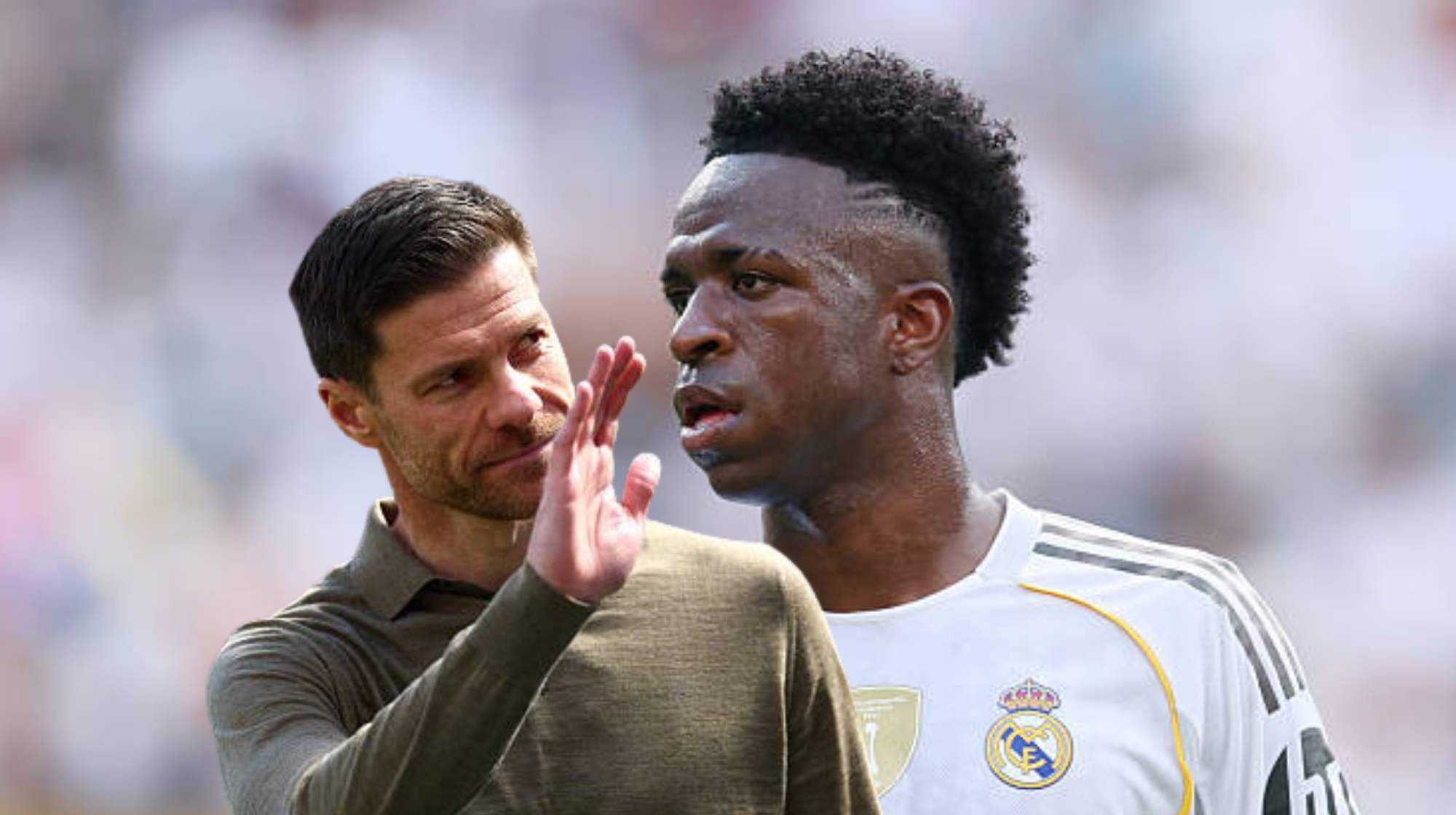 Alonso toma medidas con Vinicius. 