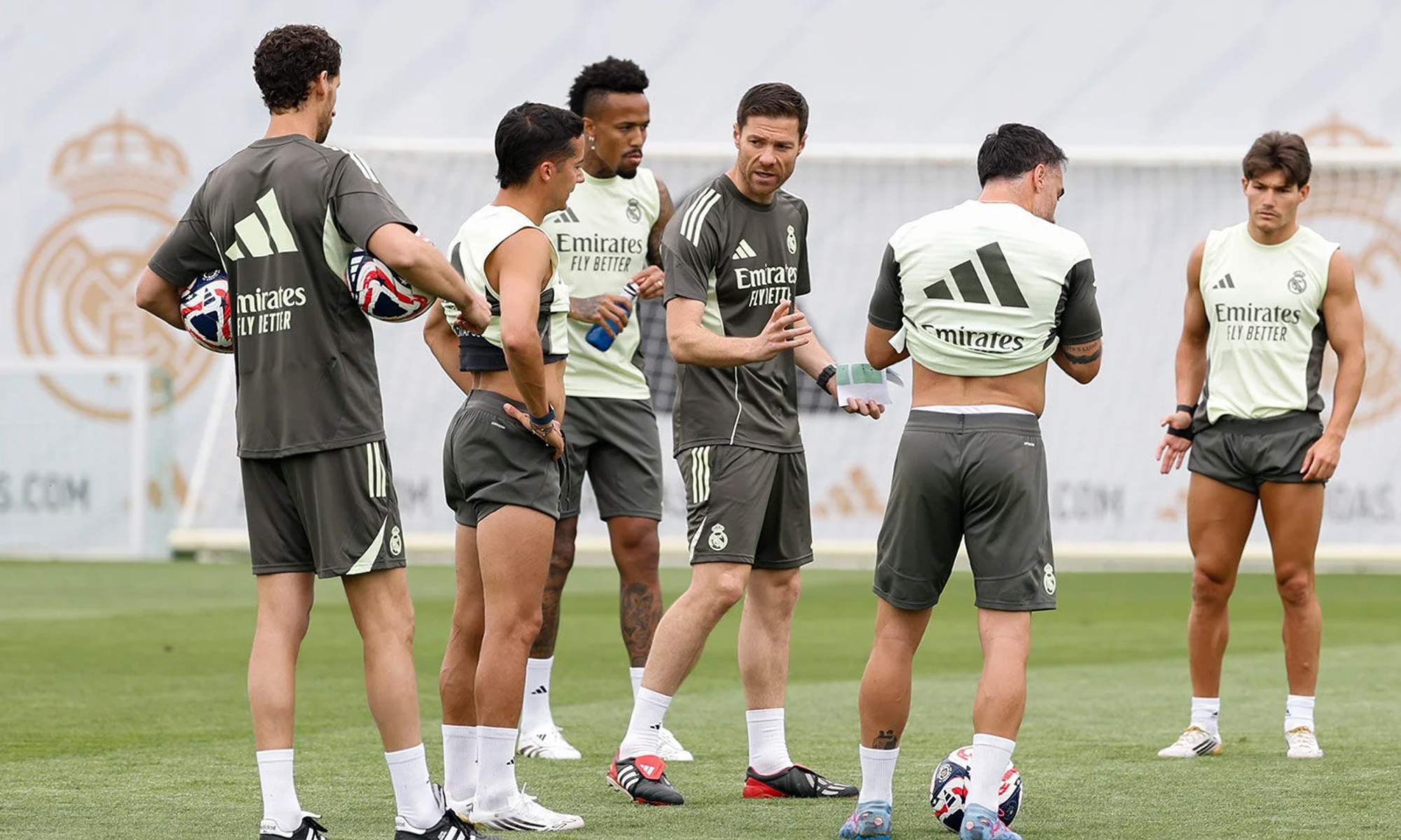 Xabi Alonso durante un entrenamiento del Real Madrid en Valdebebas.
