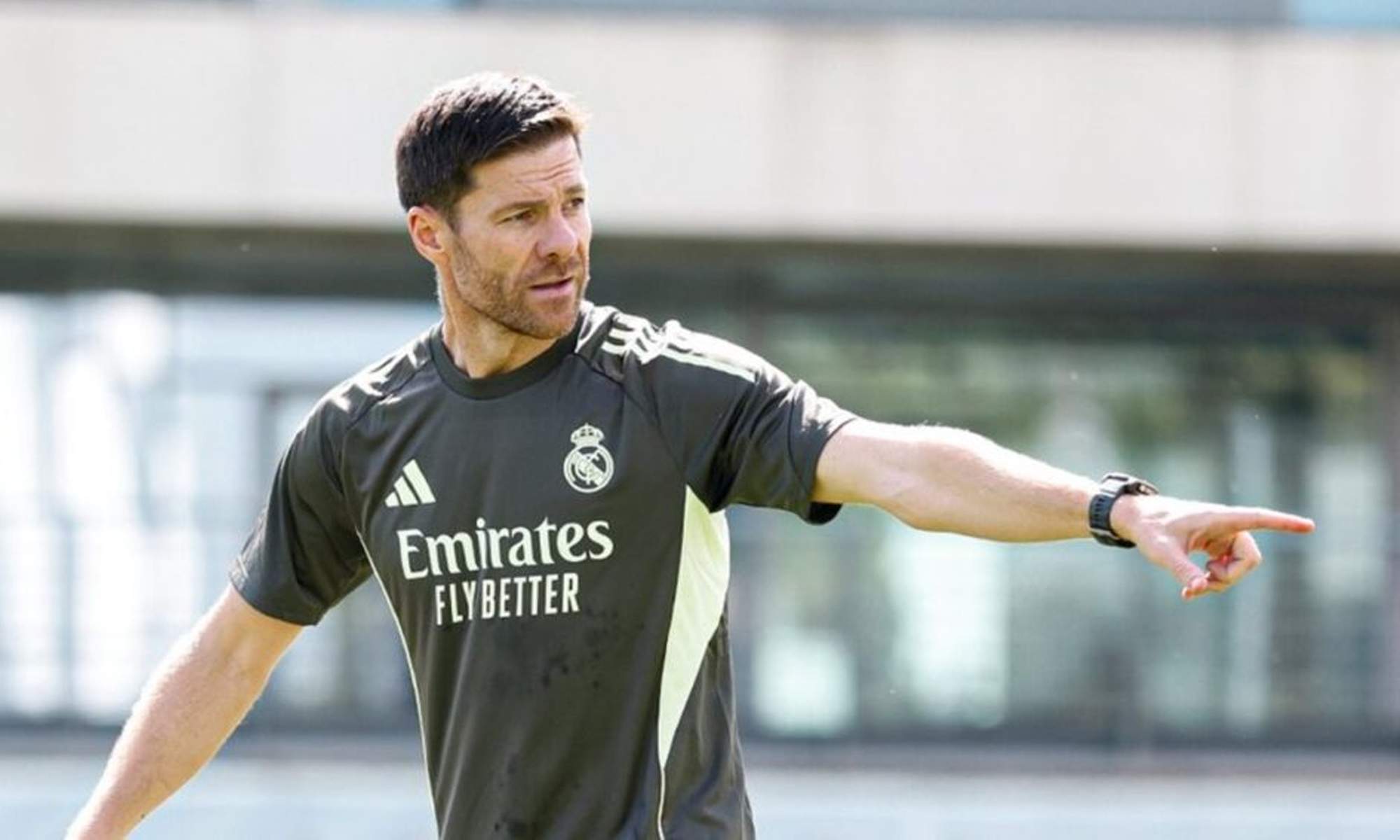 Xabi Alonso durante un entrenamiento con el Real Madrid.