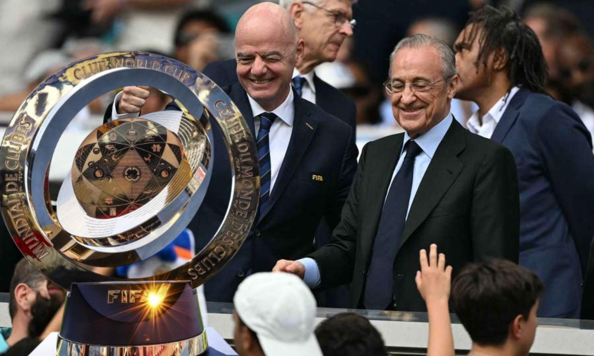 Florentino Pérez, junto al presidente de la FIFA, Gianni Infantino, durante un partido en el recién concluido Mundial de Clubes.
