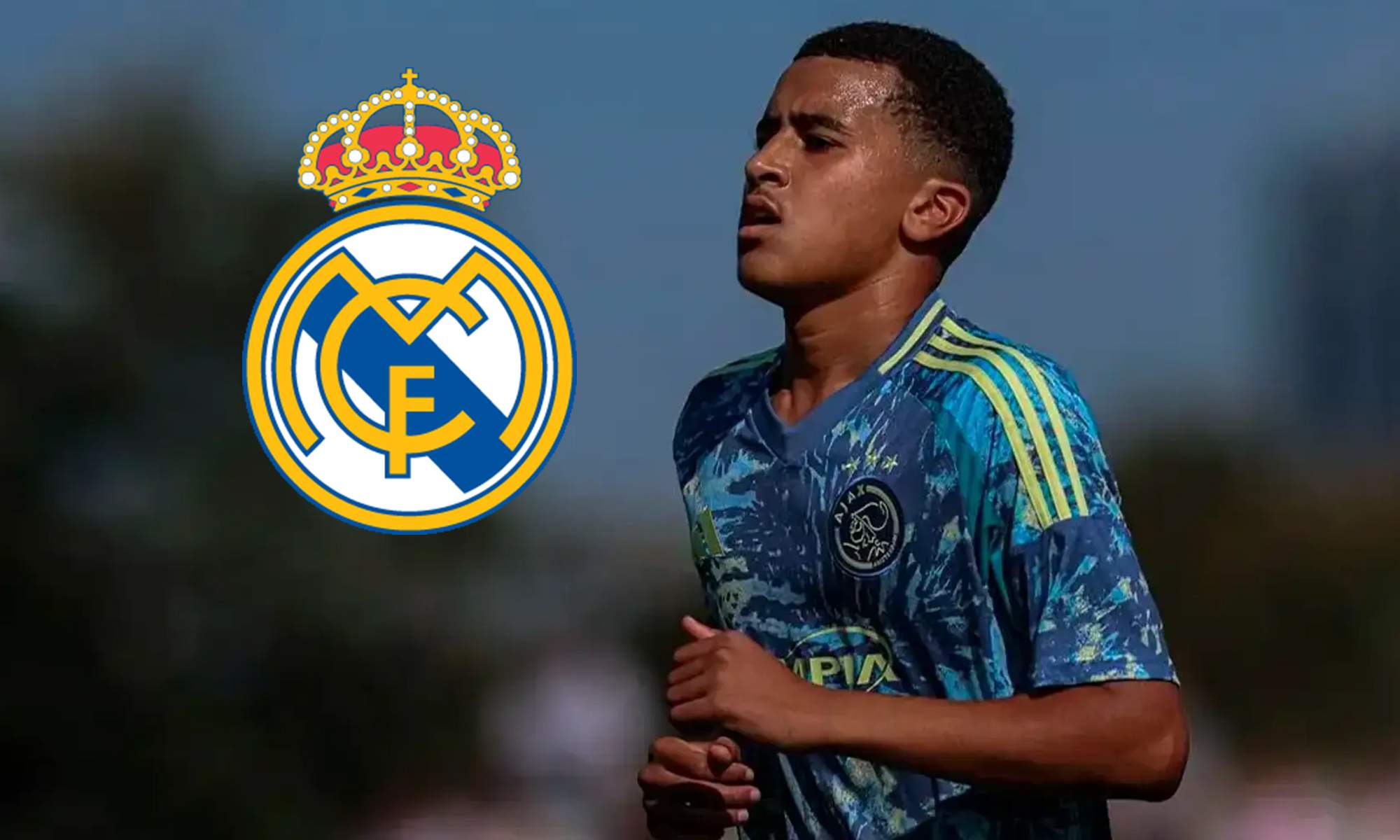 Abdellah Ouazane y el escudo del Real Madrid.