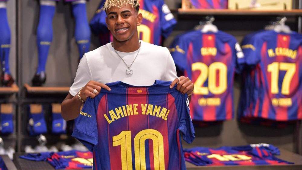 lamine yamal 10 barcelona