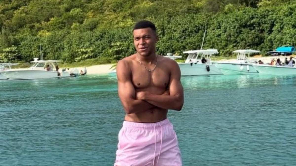 Kylian Mbappé disfrutando de sus vacaciones Kylian Mbappé disfrutando de sus vacaciones