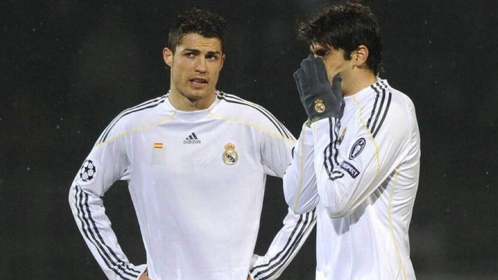 Cristiano y Kaka con la famosa camiseta sin publicidad Cristiano y Kaka con la famosa camiseta sin publicidad