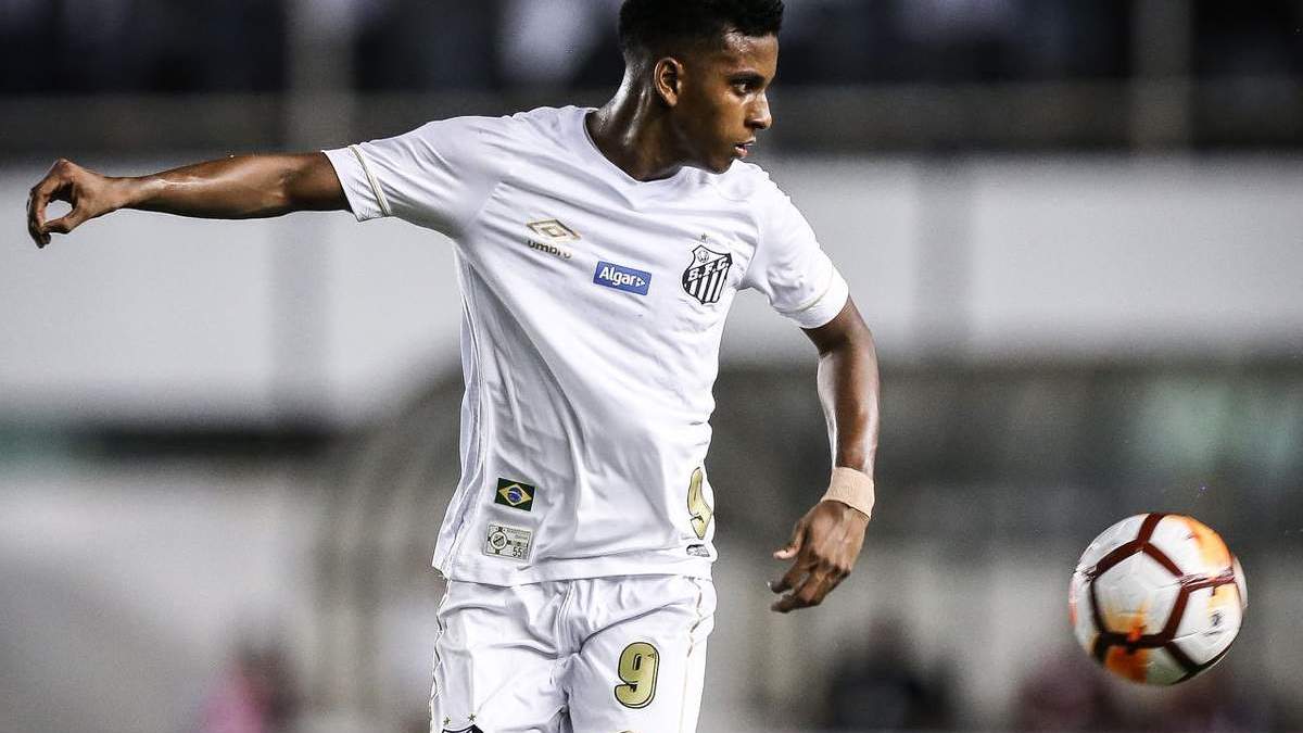 Rodrygo con el '9' en el Santos