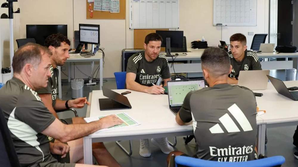 xabi alonso staff tecnico xabi alonso staff tecnico