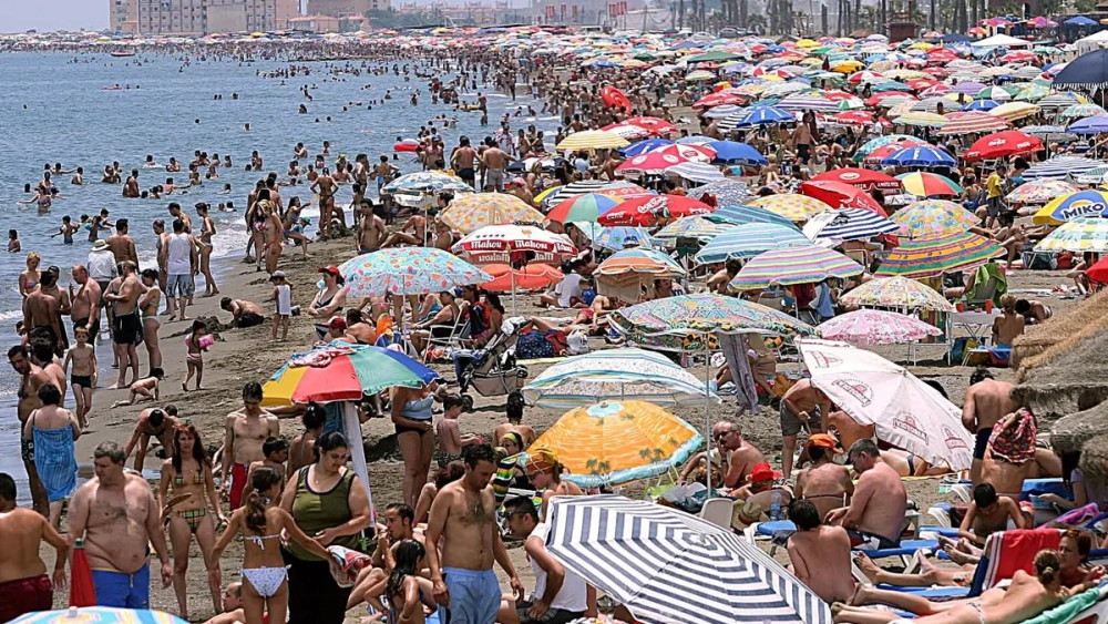playa huelin malaga cubierta sombrillas 103 playa huelin malaga cubierta sombrillas 103