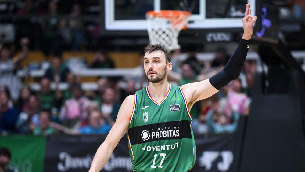 Sam Dekker con el Juventud