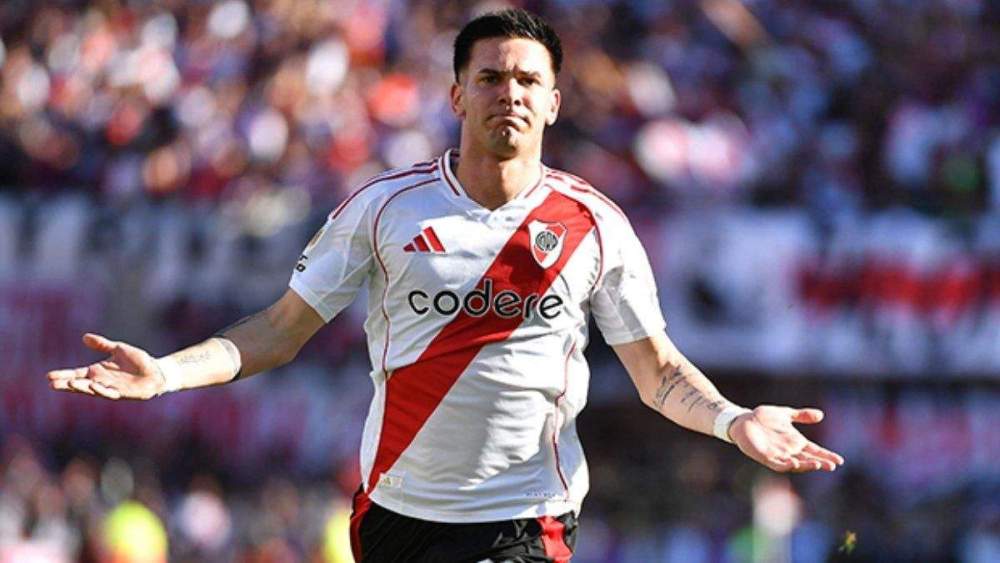 Franco Mastantuono jugando un partido con River Plate. Franco Mastantuono jugando un partido con River Plate.