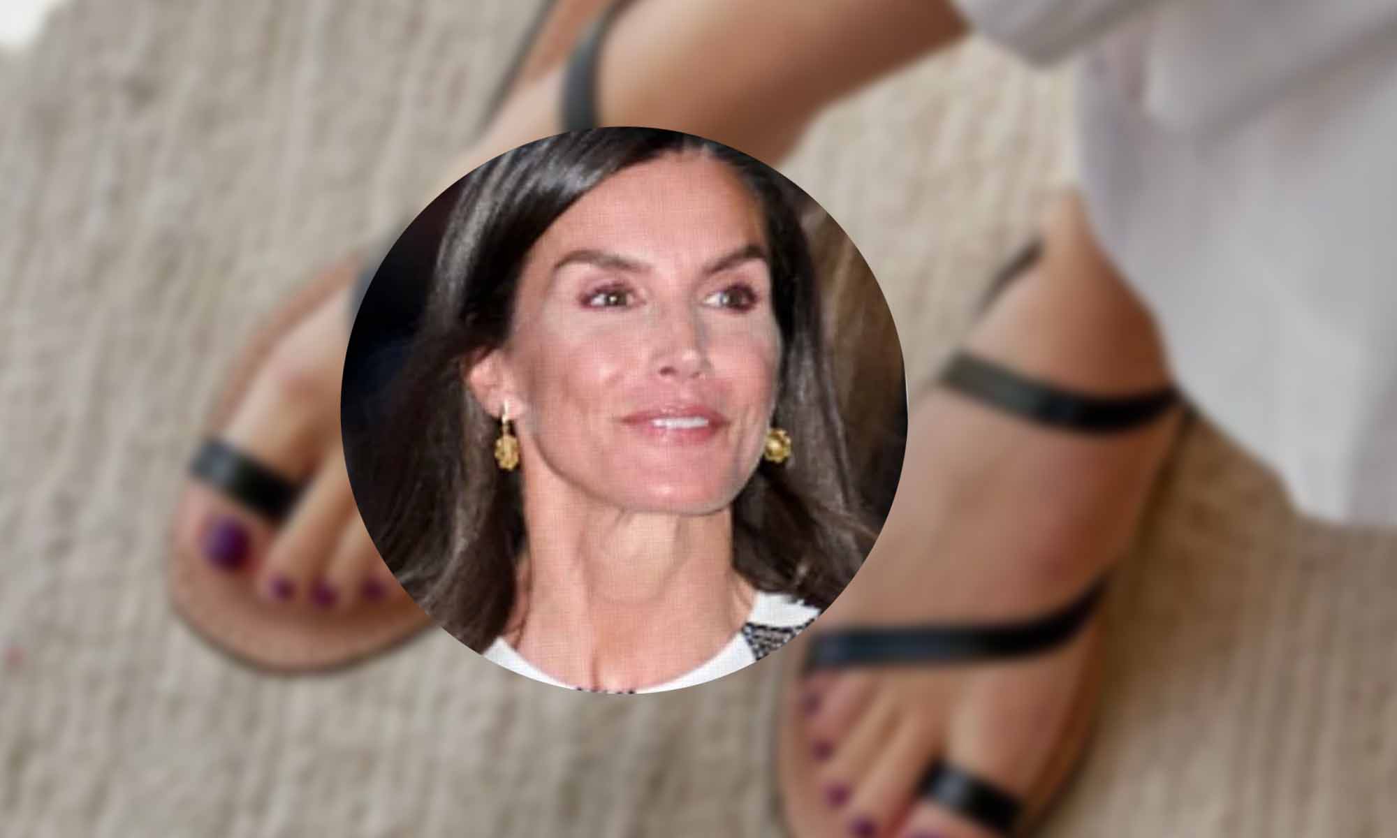 Reina Letizia con sandalias de fondo