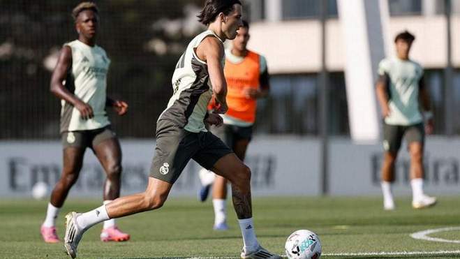 alvaro carreras realmadrid entrenamiento