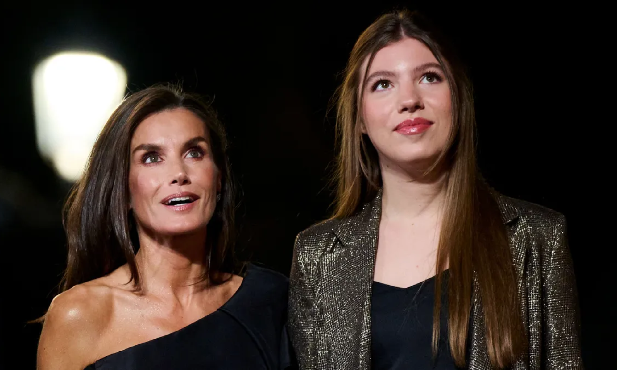La reina Letizia y la infanta Sofía sorprenden con esta nueva elección de vestuario