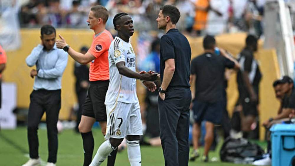 Vinicius y Alonso, destinados a entenderse.  Vinicius y Alonso, destinados a entenderse.