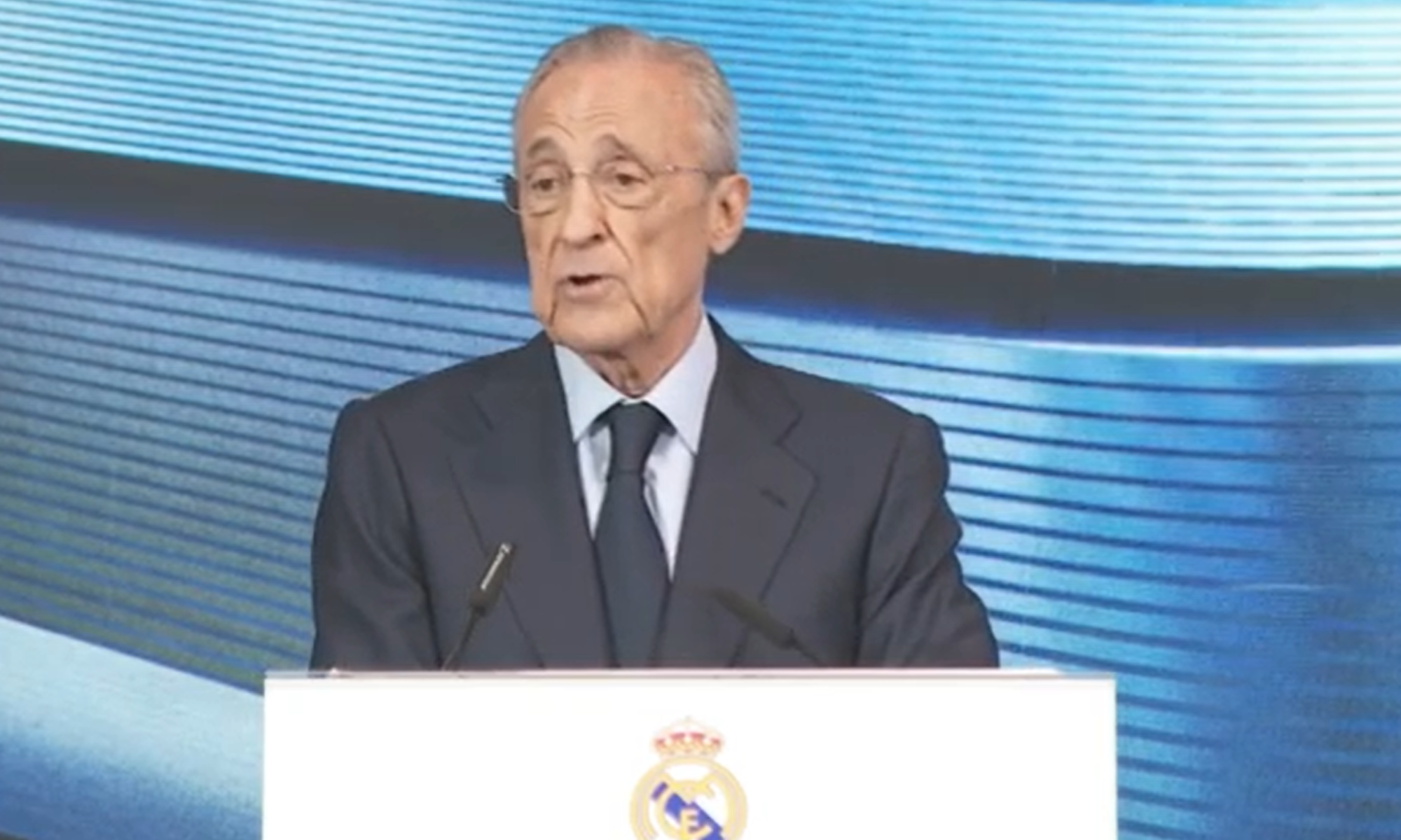 Florentino Pérez durante su discurso de bienvenida a Franco Mastantuono