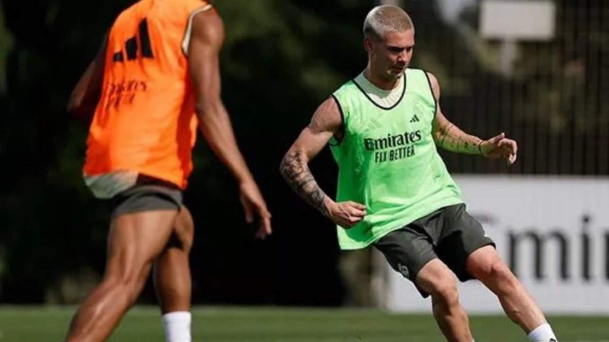 Franco Mastantuono durante su primer entrenamiento con el Real Madrid Franco Mastantuono durante su primer entrenamiento con el Real Madrid