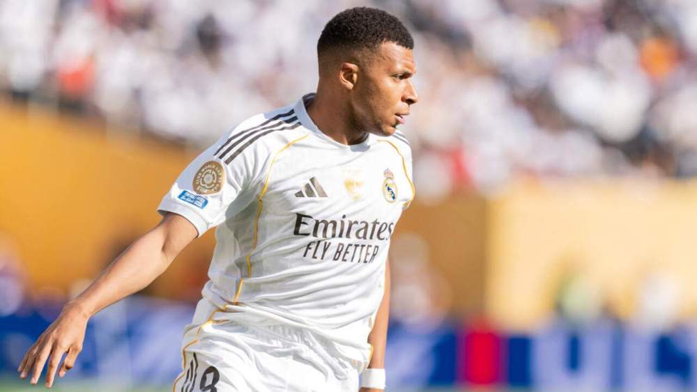 Kylian Mbappé jugando un partido con el Real Madrid. Kylian Mbappé jugando un partido con el Real Madrid.