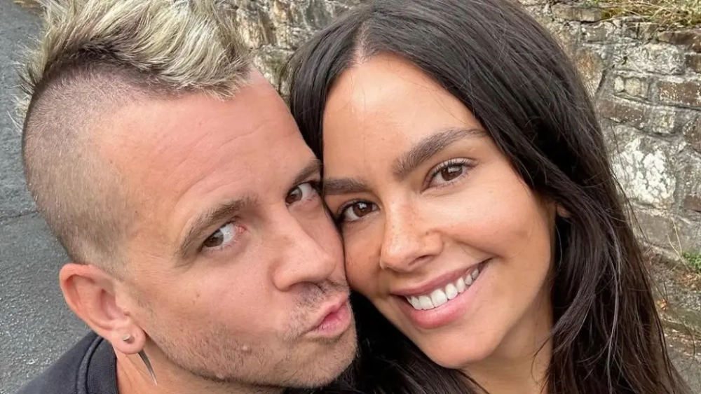 Dabiz Muñoz y Cristina Pedroche haciéndose un selfie. Dabiz Muñoz y Cristina Pedroche haciéndose un selfie.