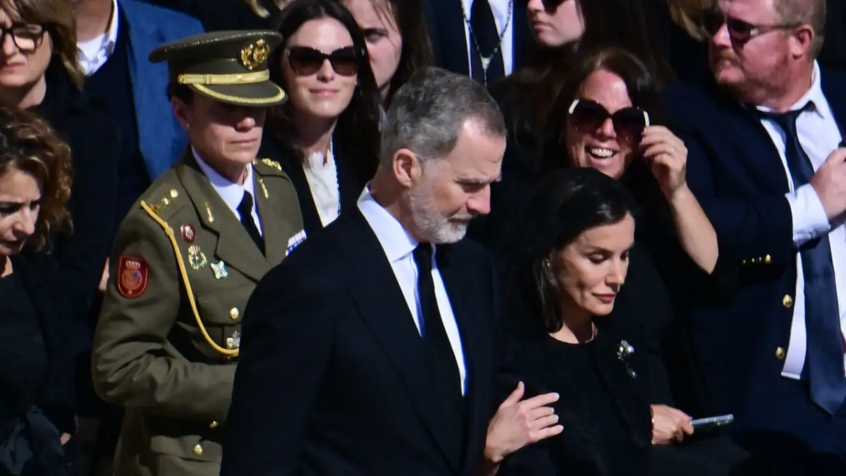 Reina Letizia y Rey Felipe de luto Reina Letizia y Rey Felipe de luto