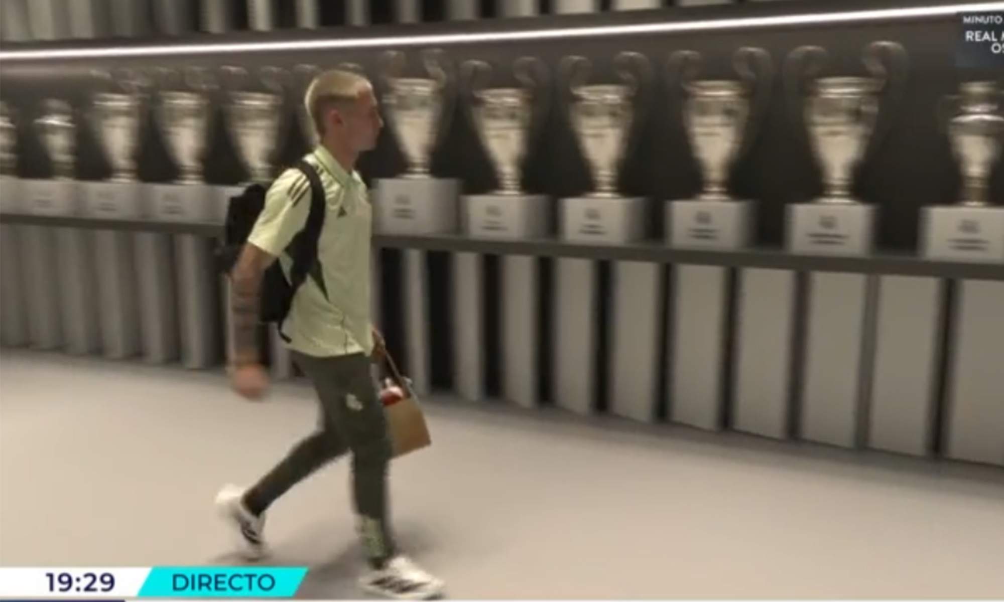 Franco Mastantuono en su llegada al Santiago Bernabéu. 