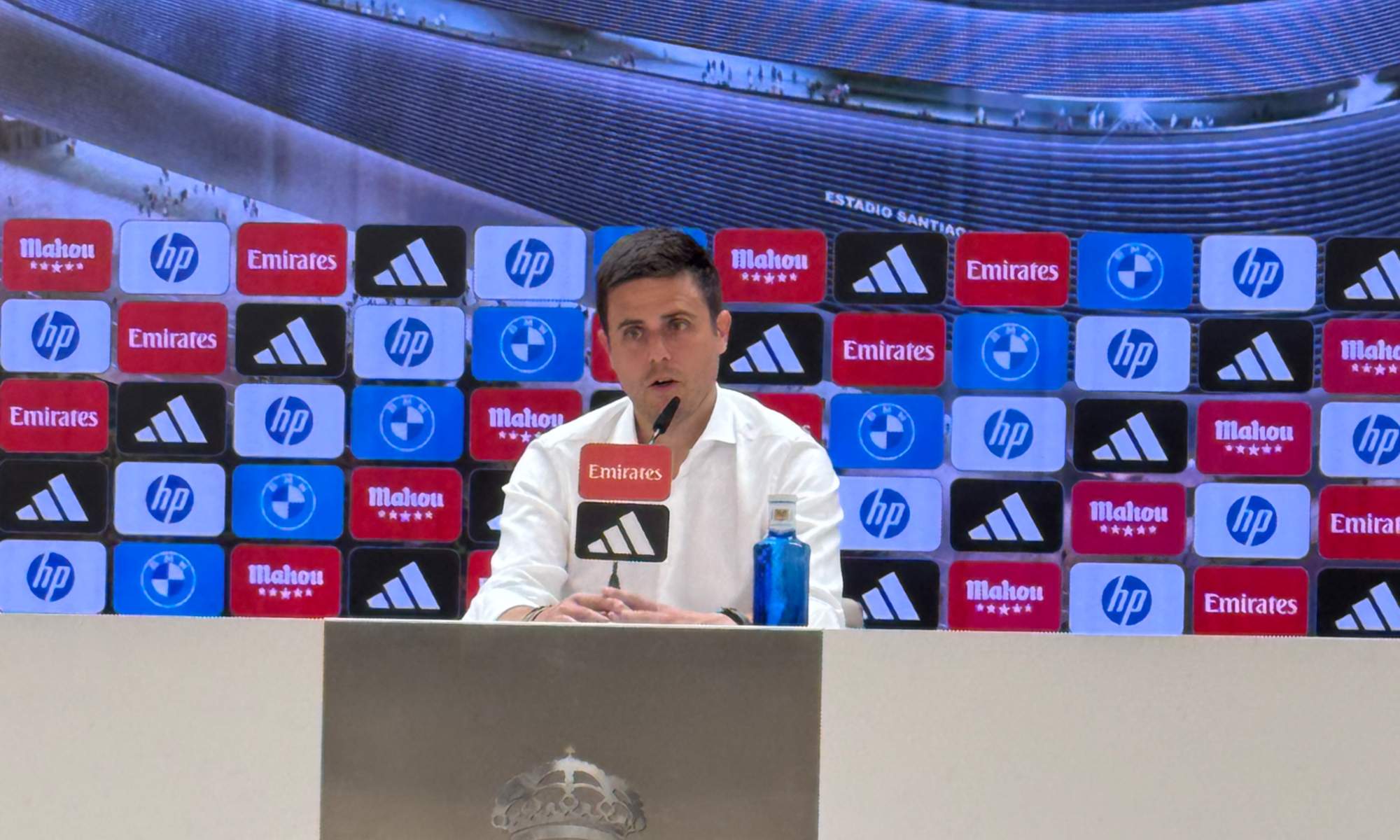 Alessio Lisci, entrenador de Osasuna, durante su rueda de prensa en el Santiago Bernabéu.