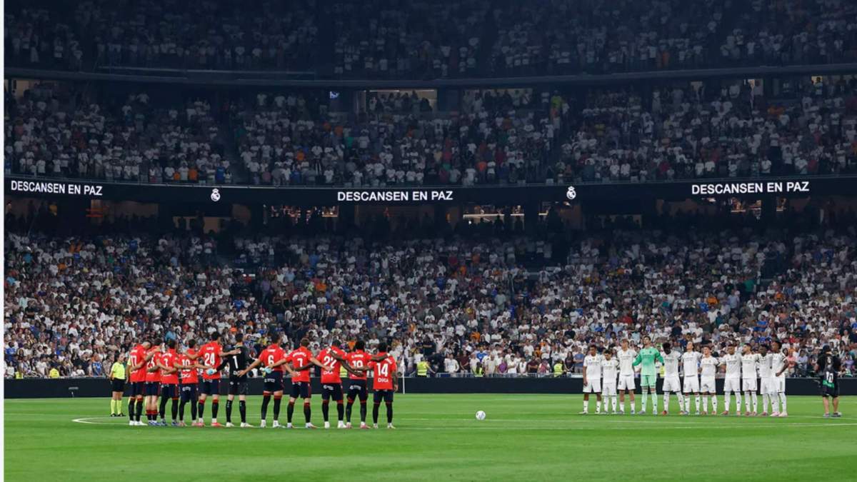 Minuto de silencio en el Real Madrid CA Osasuna Minuto de silencio en el Real Madrid CA Osasuna