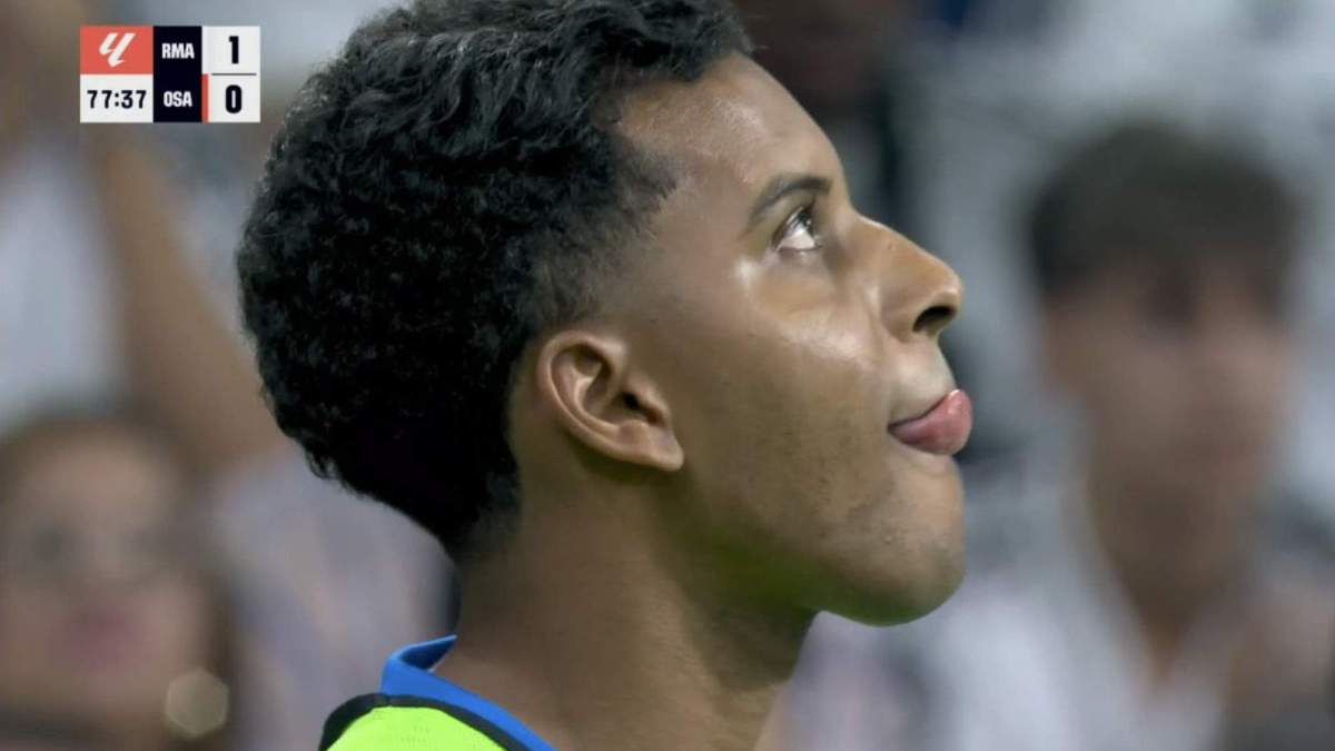 El rostro deRodrygo durante el calentamiento