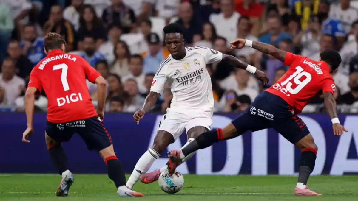 Vinicius en un lance del juego ante el Osasuna Vinicius en un lance del juego ante el Osasuna