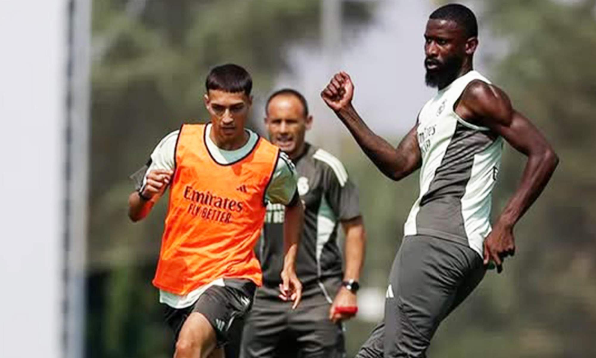 Álex Mora ha entrenado a las órdenes de Xabi Alonso: es la sorpresa de la mañana en Valdebebas