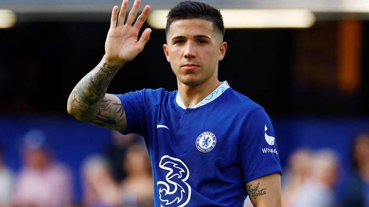Enzo Fernández durante un partido con el Chelsea Enzo Fernández durante un partido con el Chelsea